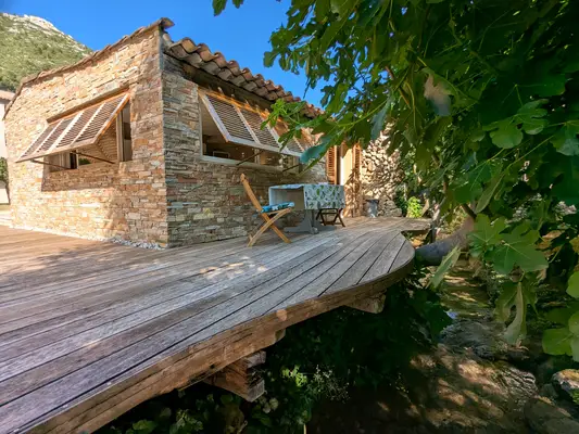 Gîte  - Les Pieds dans l'eau @ Manoir de Gémenos